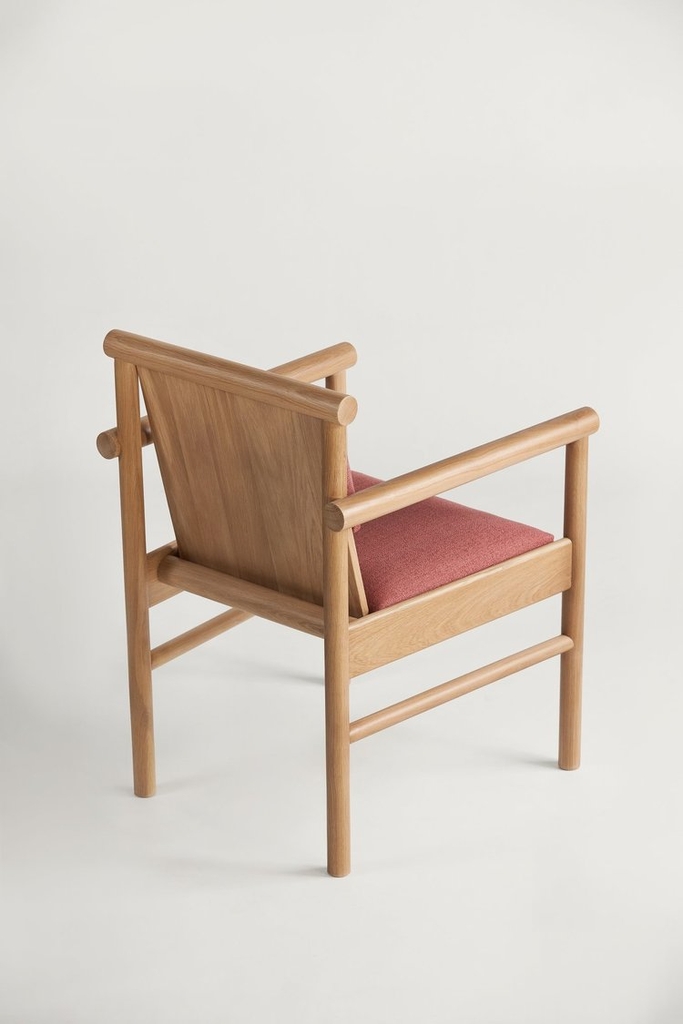 STEEKLA DINING CHAIR
