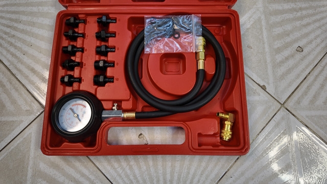 Dụng Cụ Kiểm Tra Áp Suất Dầu Động Cơ Xe Ô Tô 13 PCS