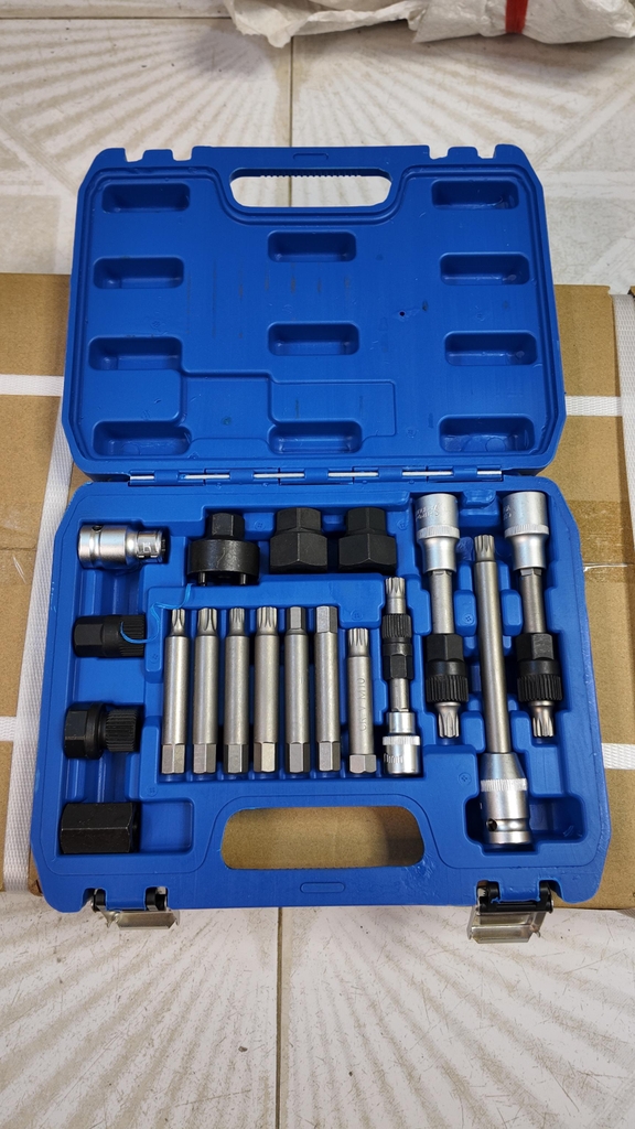 Bộ Khẩu Tuýp Tháo Puly Máy Phát 18 Chi Tiết