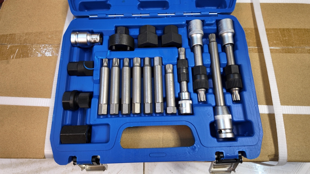 Bộ Khẩu Tuýp Tháo Puly Máy Phát 18 Chi Tiết