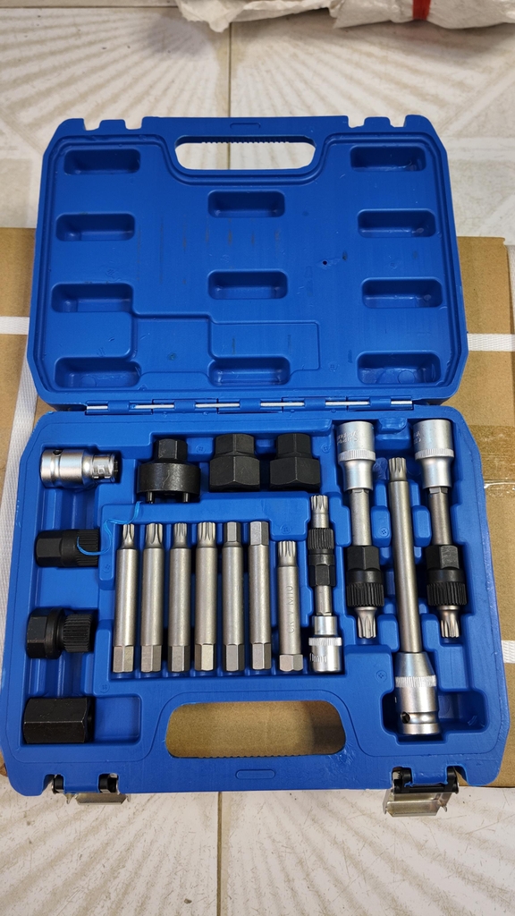 Bộ Khẩu Tuýp Tháo Puly Máy Phát 18 Chi Tiết