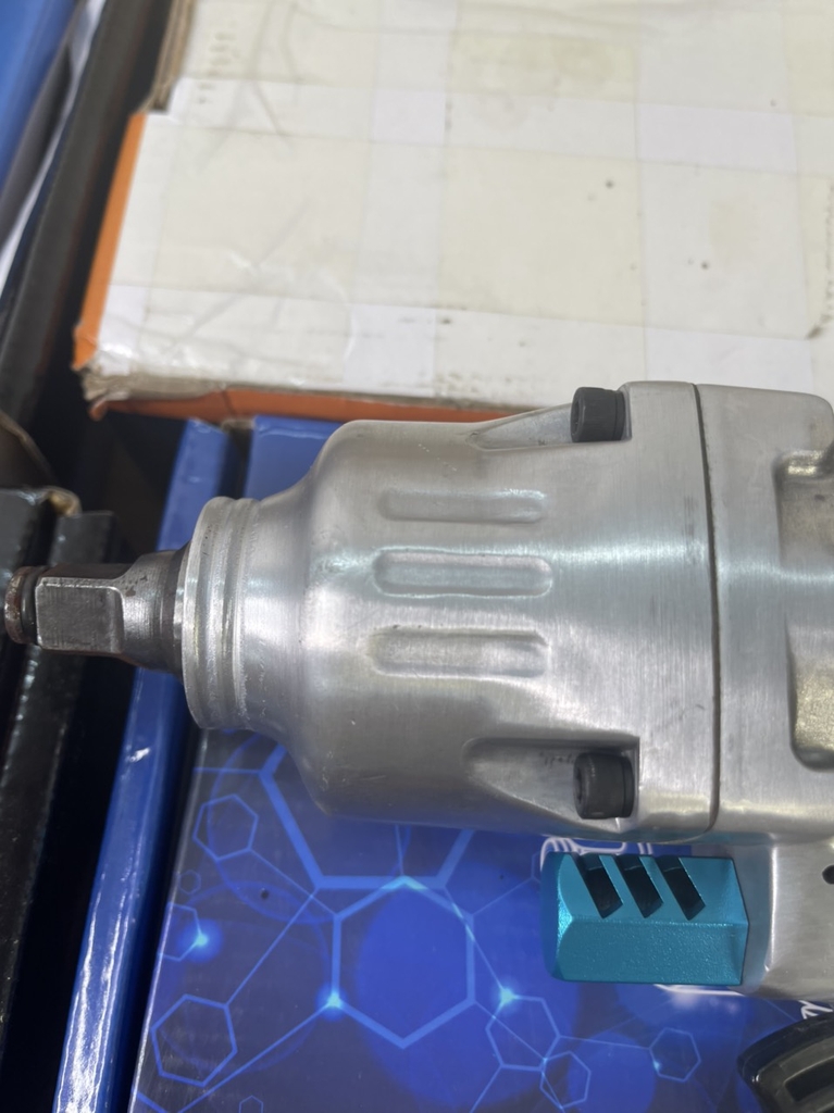 Súng bu lông 3 số 1/2 TUSAKI 1100 NM -TS 506