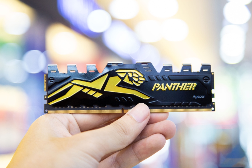 Ram Desktop Apacer OC Panther-Golden (AH4U16G32C28Y7GAA-1) 16GB (1x16GB) DDR4 3200Mhz