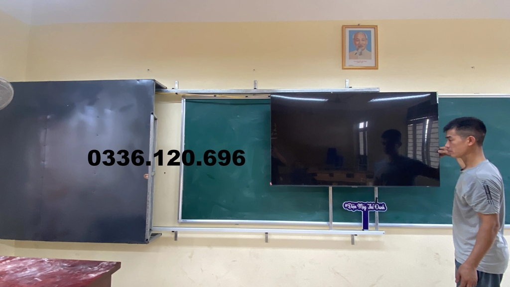 Giá treo tivi di động