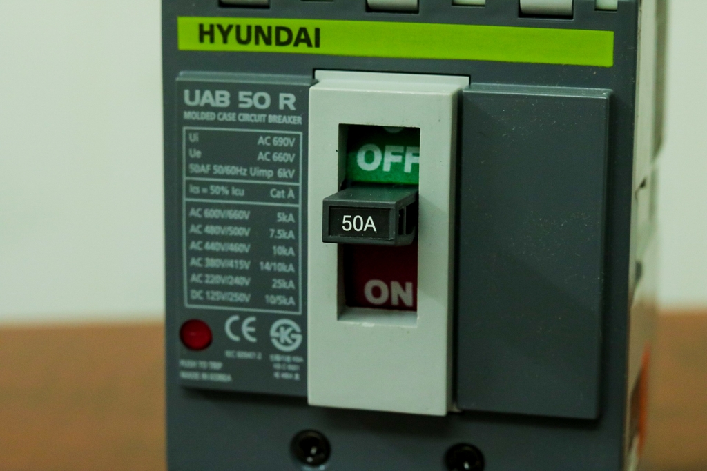 UAB 3P-50A 14KA