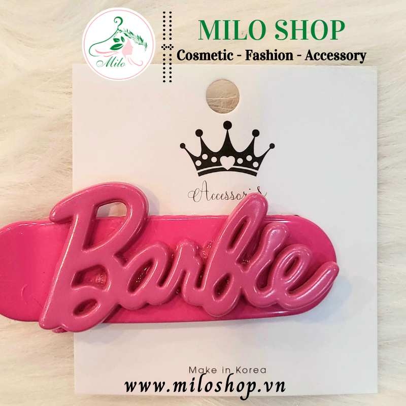 Kẹp tóc đính charm chữ Barbie cute
