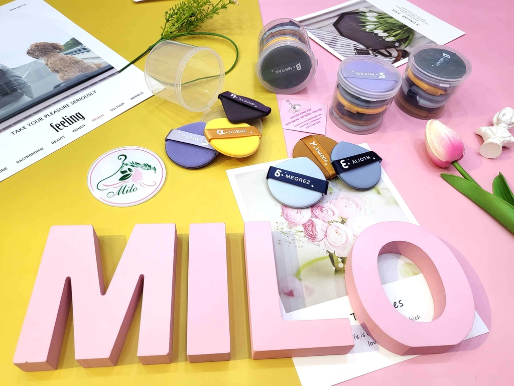 Set 7 miếng bông makeup kèm hộp nhựa