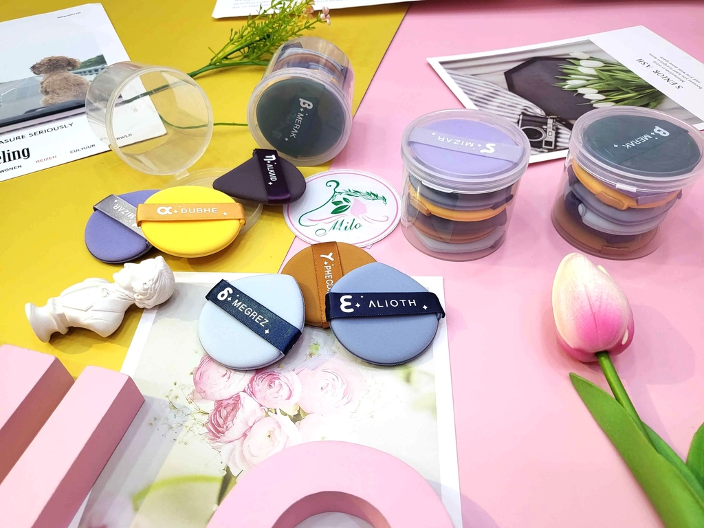 Set 7 miếng bông makeup kèm hộp nhựa