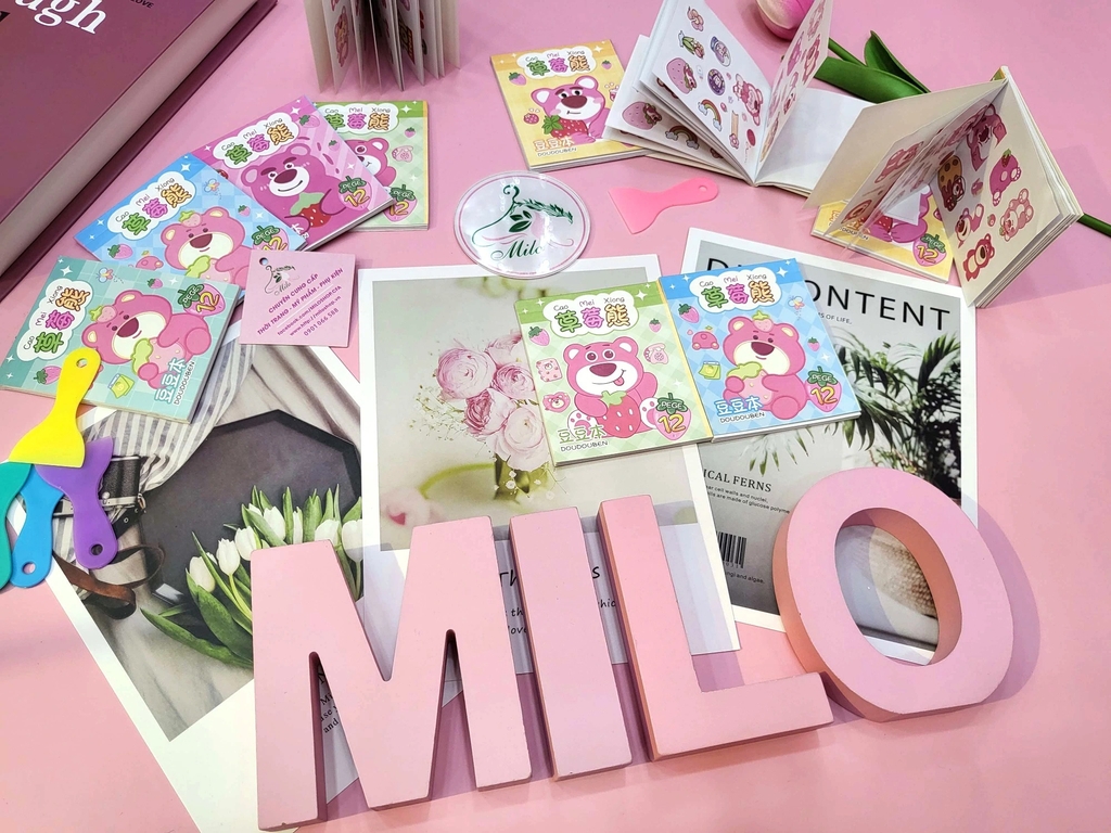 Sổ sticker gấu dâu Lotso cute tặng kèm gạt sticker - Cao Mei Xiong