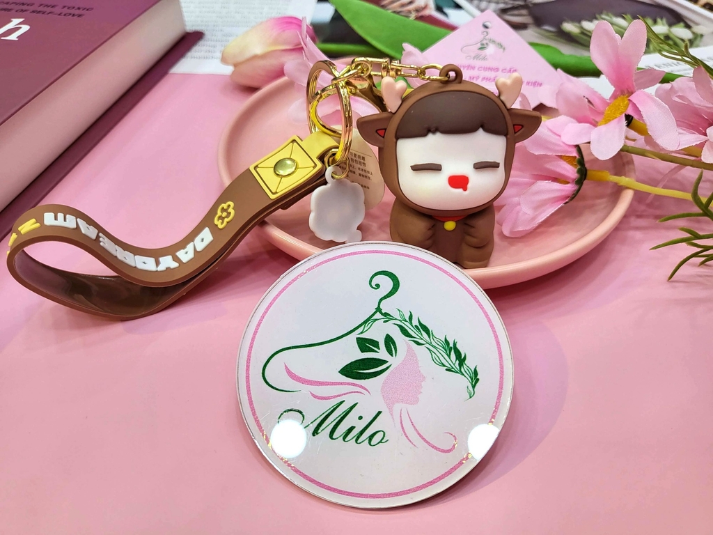 Móc khóa hình cừu con cute kèm dây đeo chữ Day dream