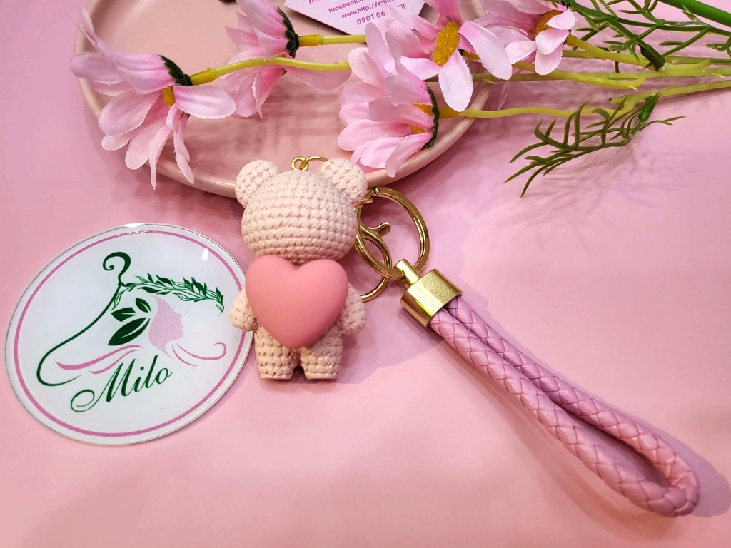 Móc khóa gấu bear resin trái tim kiểu đen len cute