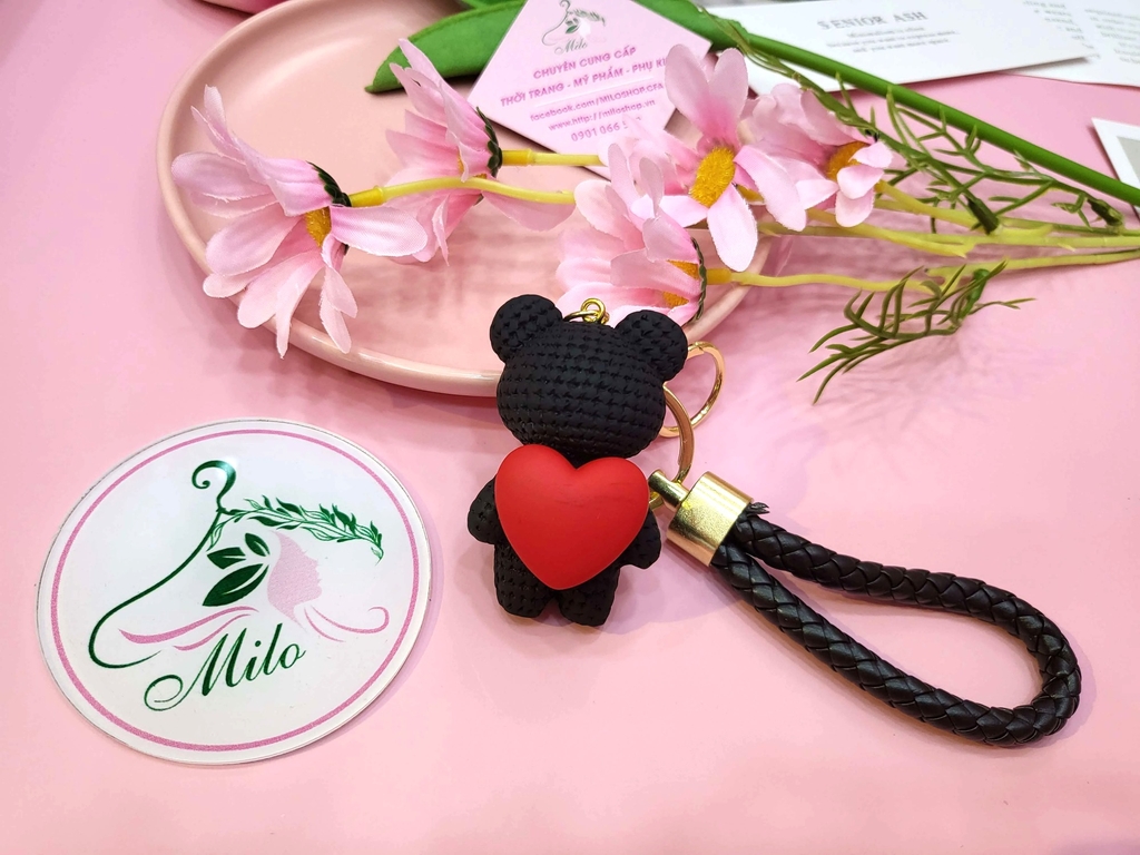 Móc khóa gấu bear resin trái tim kiểu đen len cute