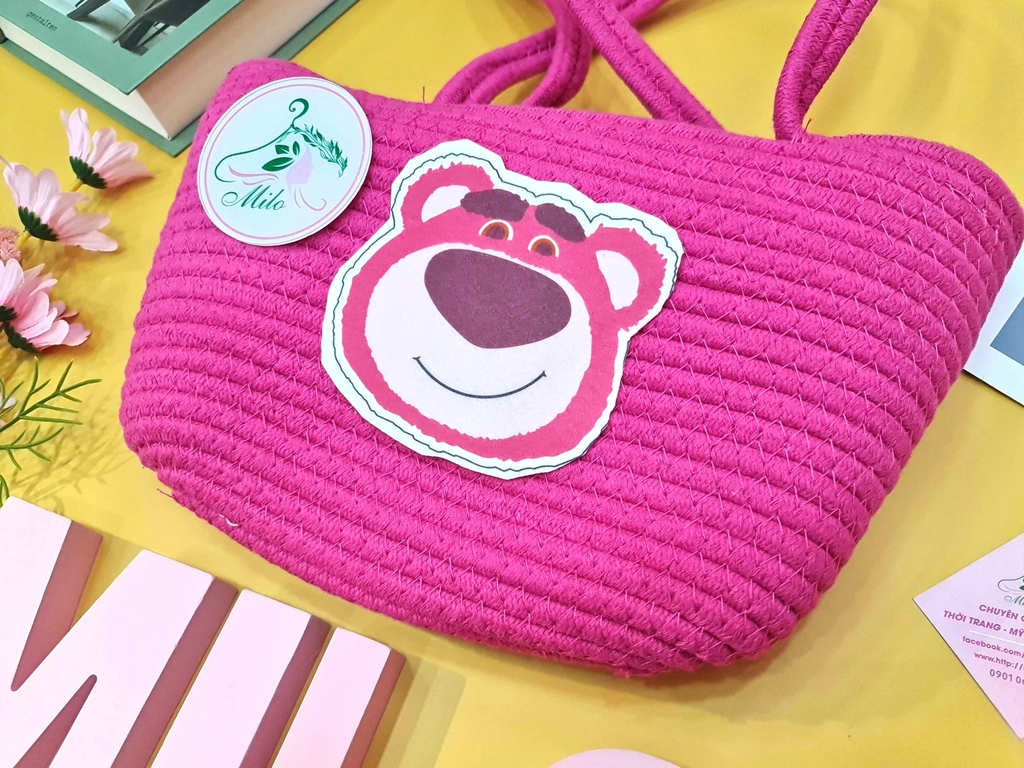 Túi đan thủ công đeo vai gấu dâu Lotso cute màu hồng