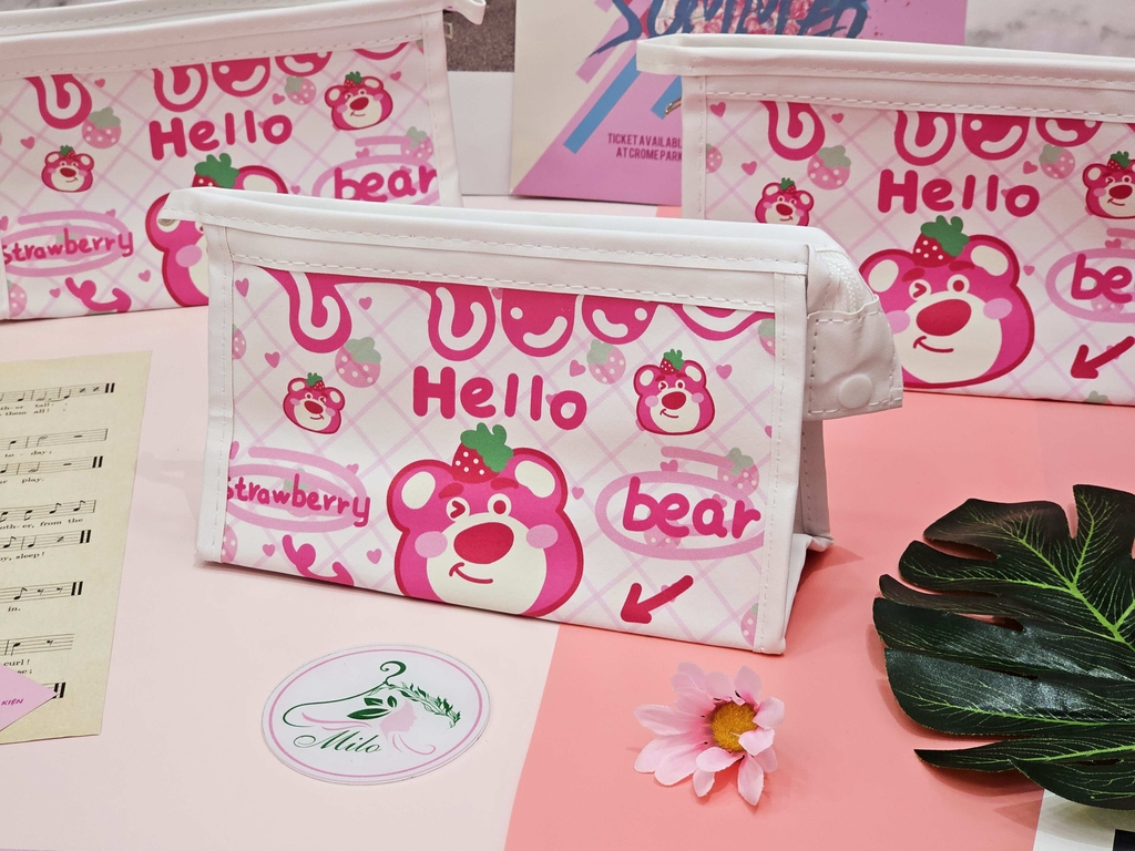 Bóp viết gấu dâu Lotso