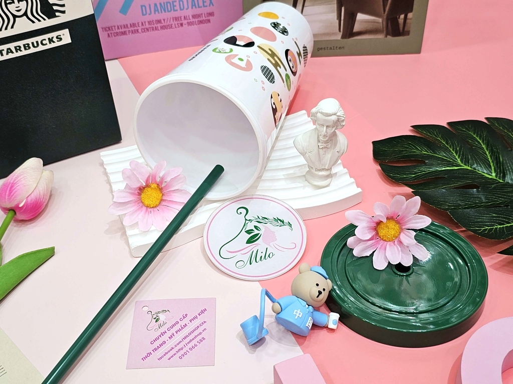 Ly nước Starbuck kèm charm cute - 750ml