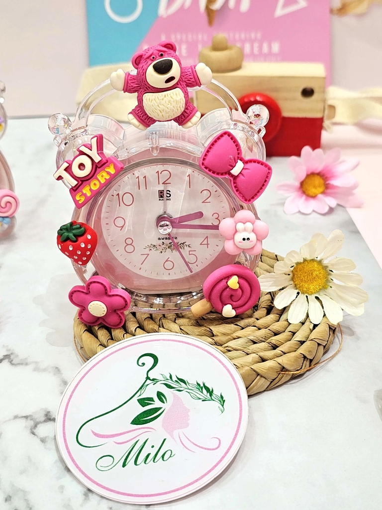 Đồng hồ gấu dâu Lotso - Crystal Alarm Clock (kèm sticker)