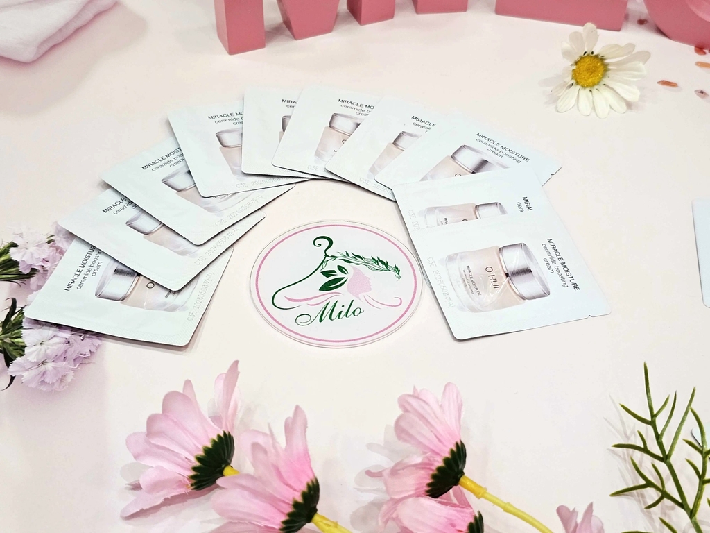Kem dưỡng trắng da Ohui Miracle Moisture Cream - 1ml (gói sample)
