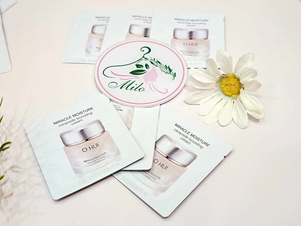 Kem dưỡng trắng da Ohui Miracle Moisture Cream - 1ml (gói sample)