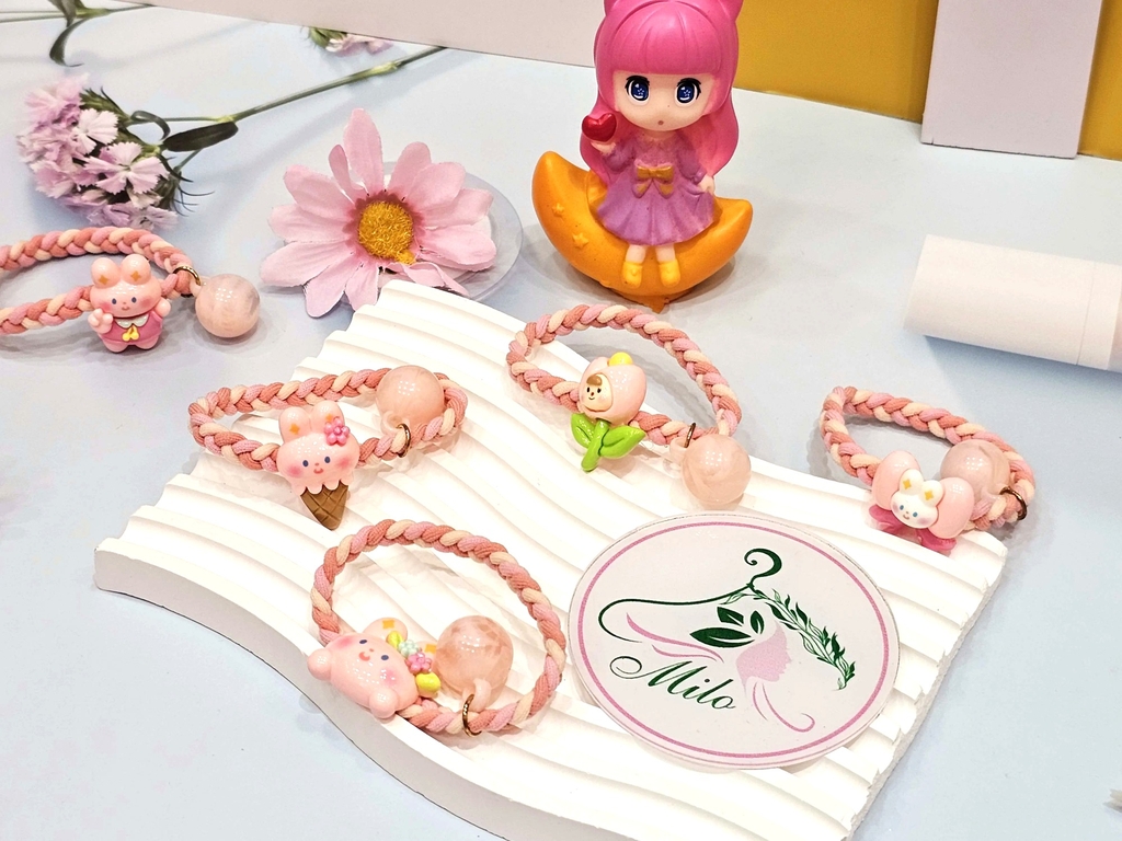 Cột tóc kiểu đan chéo sticker nổi hình thỏ - bông hoa - cây kem