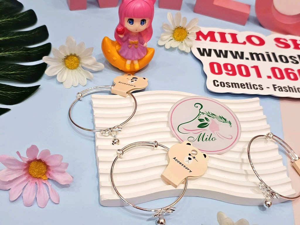 Vòng tay họa tiết nơ phối chuông