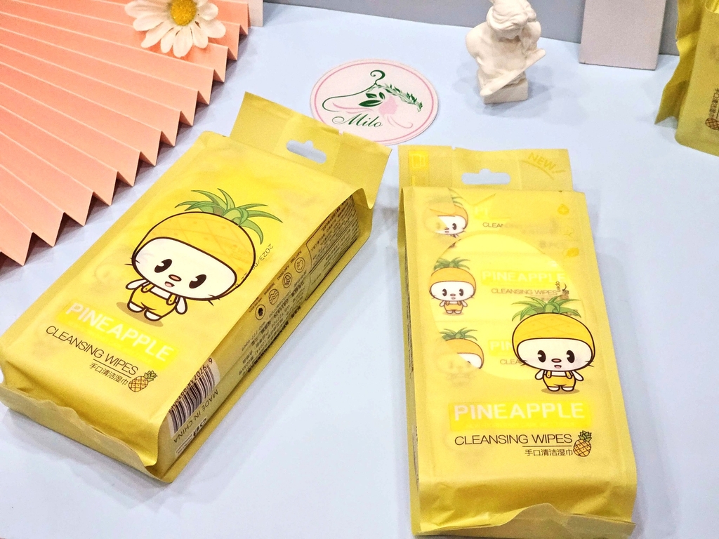 Khăn giấy ướt mini (bịch 8 gói)