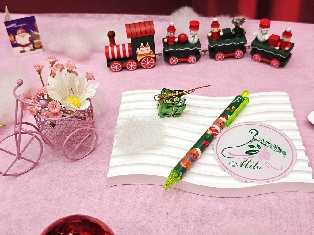 Bút bi gel Noel nhiều màu