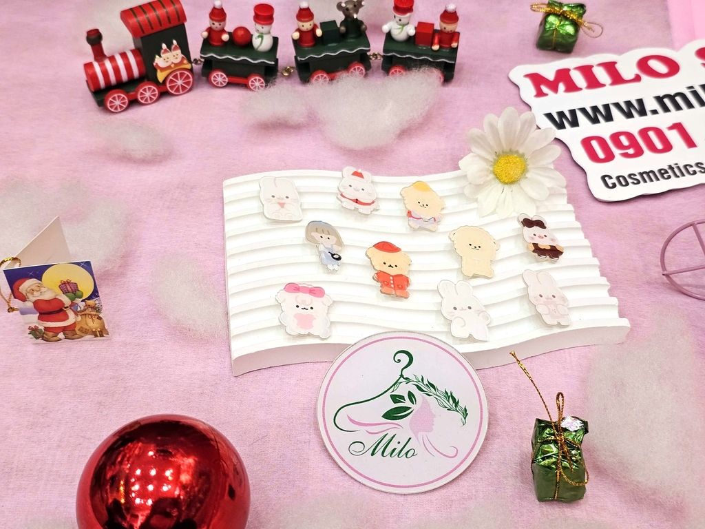 Ghim cài balo gấu Noel