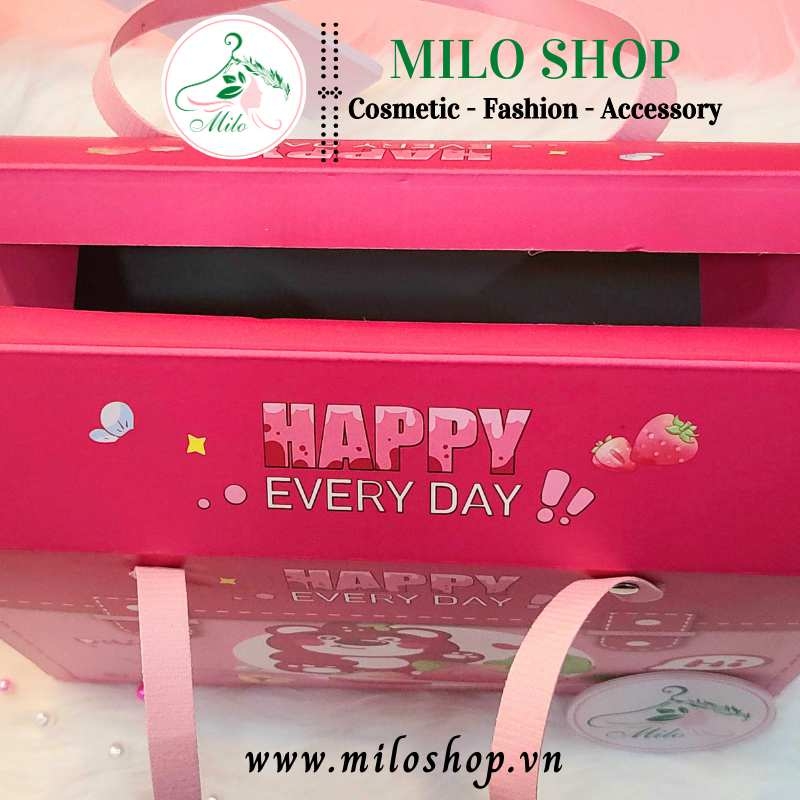 Hộp quà gấu dâu Happy every day (size 26cmx12.5cmx19.5cm)