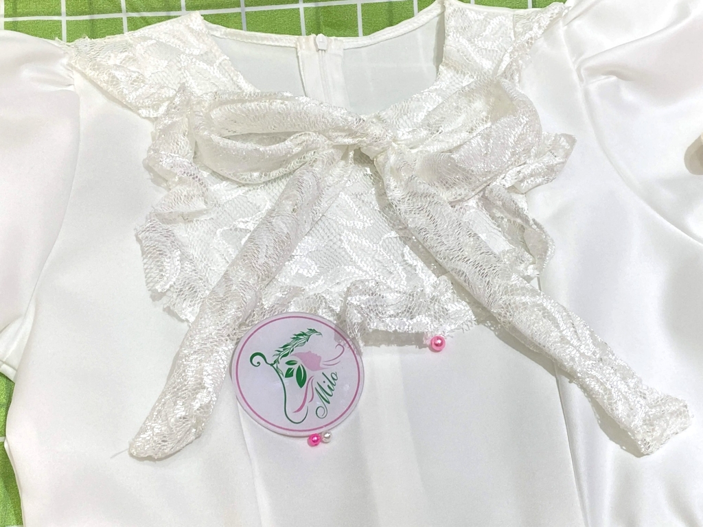 Đầm xòe tay phồng phối ren thắt nơ ngực xinh xắn