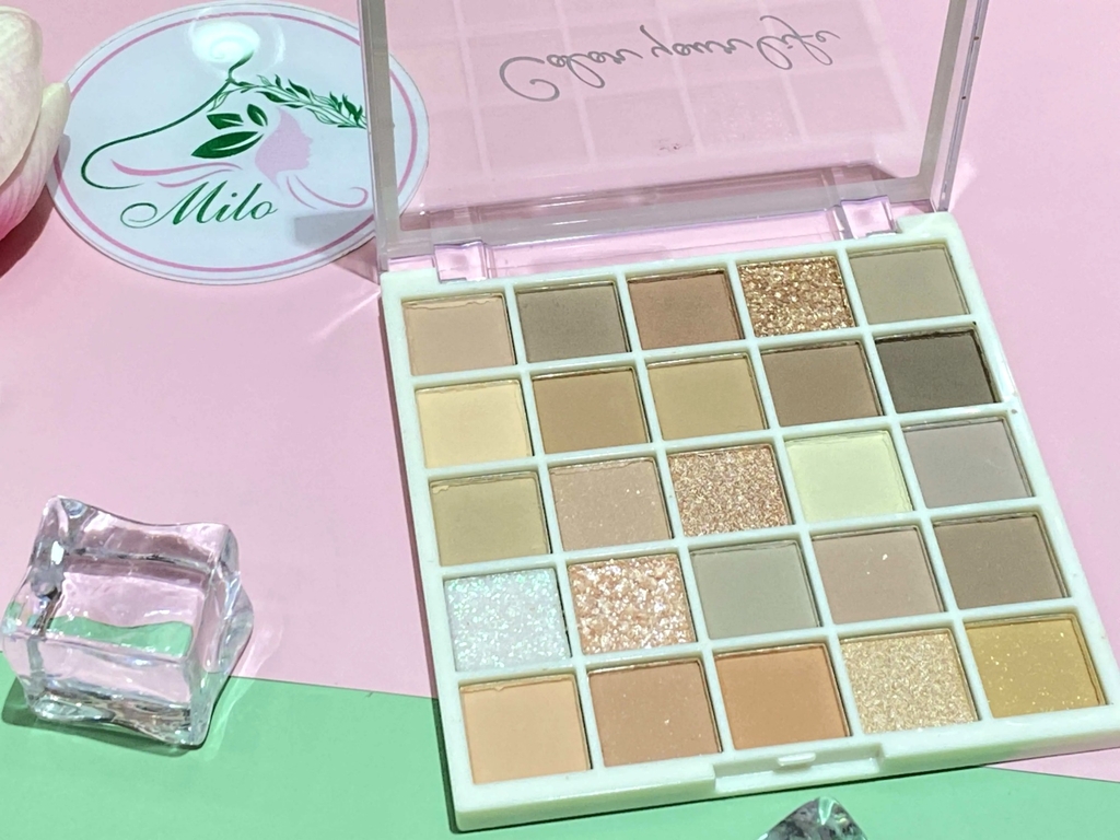 Phấn mắt 25 ô Xiaoyumi Color Your Life (hộp trắng)