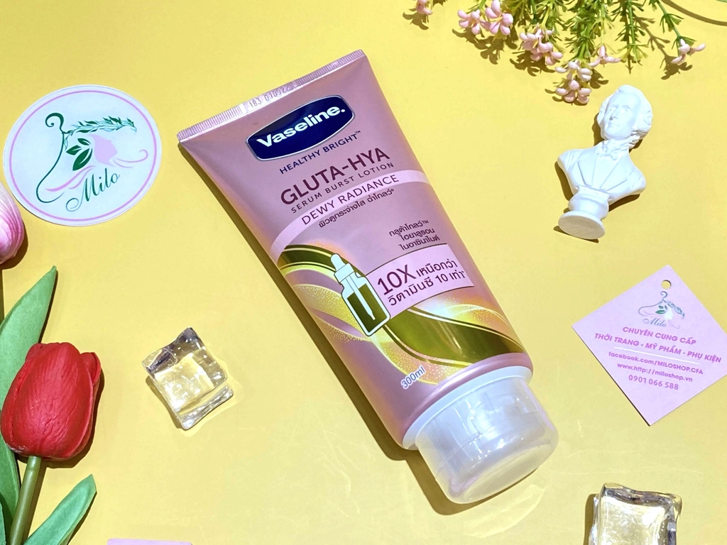 Sữa dưỡng thể Vaseline Healthy Bright Gluta HYA Serum 10X Thái Lan- 300ml (màu hồng)