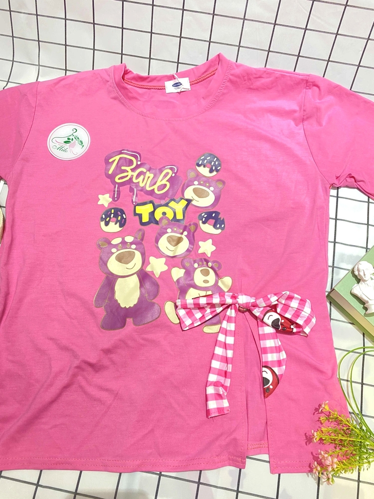 Set áo Quảng Châu gấu dâu lotso xẻ vạt phối quần short phồng kèm nơ xinh xắn