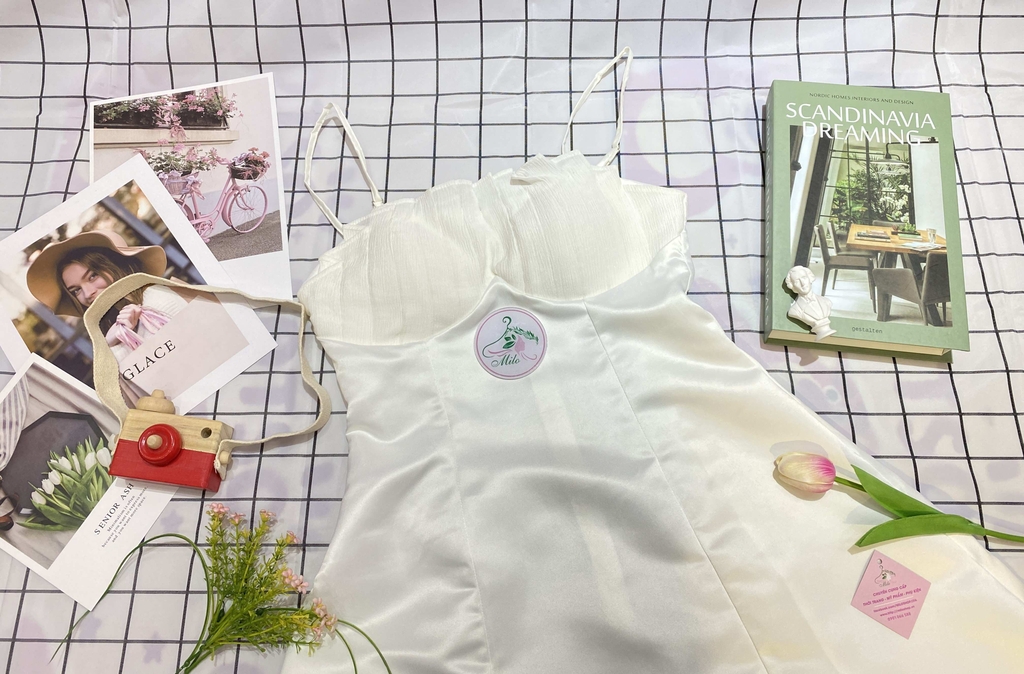 Đầm 2 dây dập ly ngực phối ren