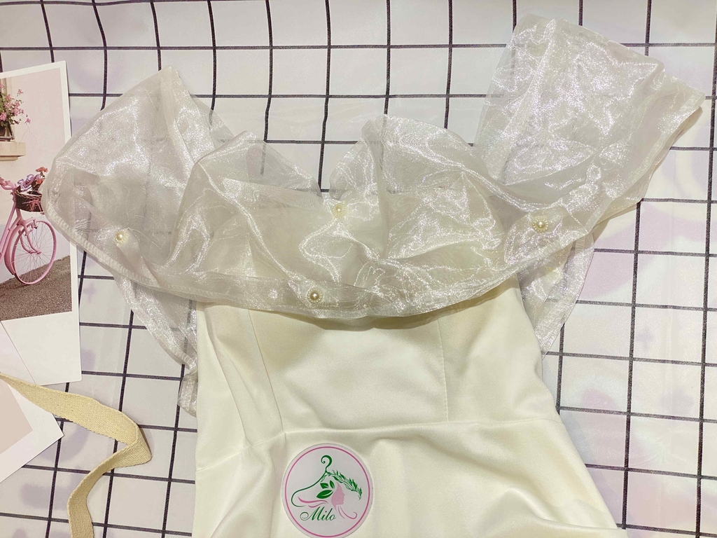 Đầm body voan xếp ly bẹt vai đính cườm (có mút) - màu trắng