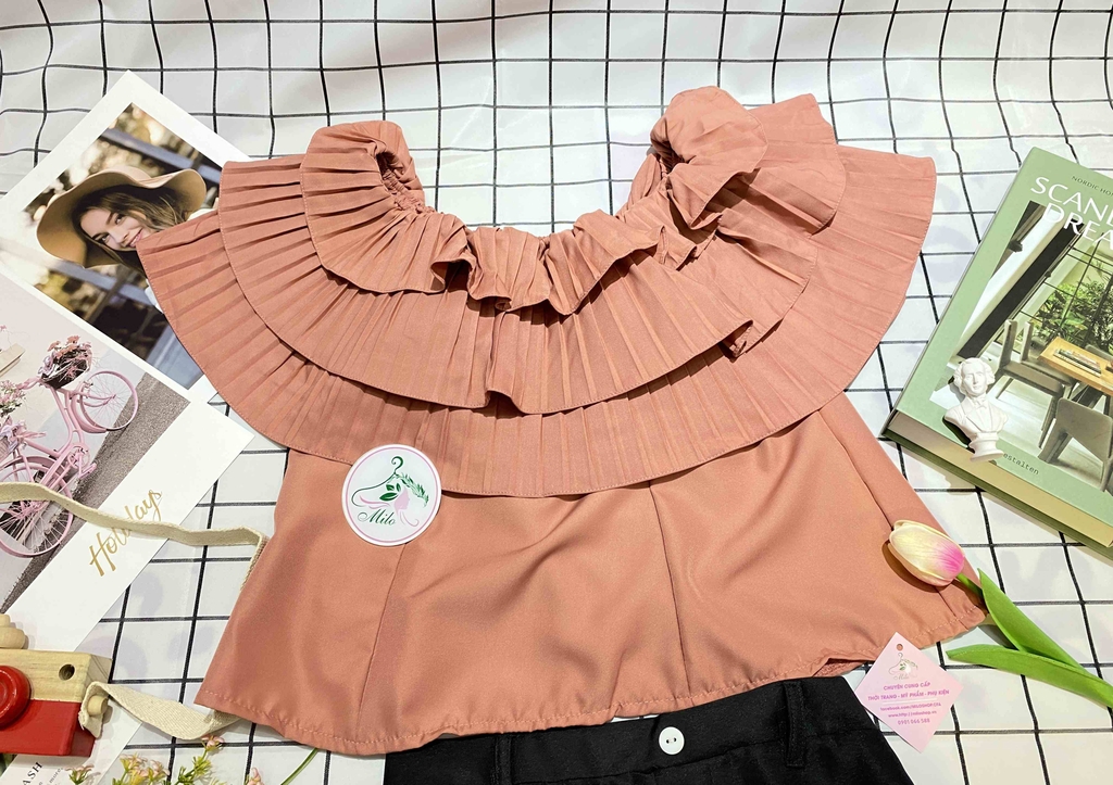 Set áo dập ly trễ vai phối chân váy - màu hồng