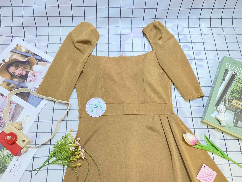 Đầm body tay phồng bèo hông (có mút)