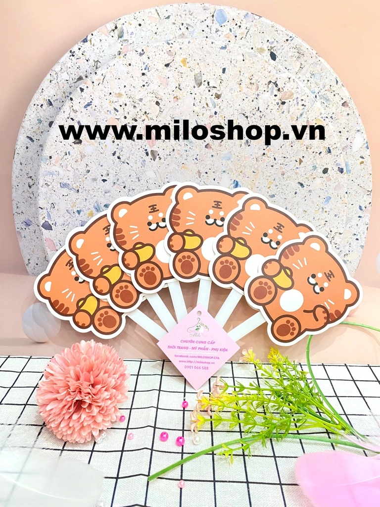 Quạt nhựa cầm tay xếp lại hình cute