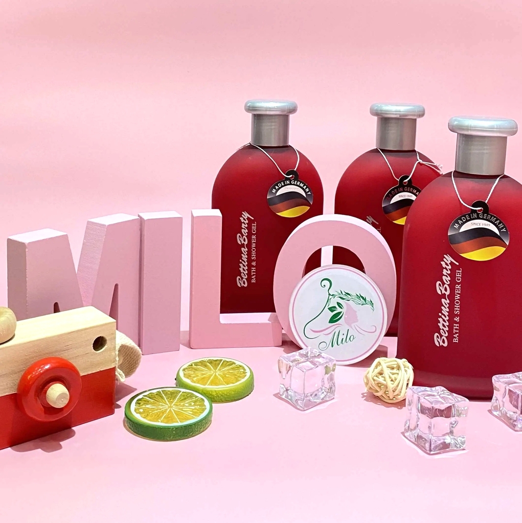 Sữa tắm Bettina Barty Bath & Shower Gel- 500ml - Đức (màu đỏ)
