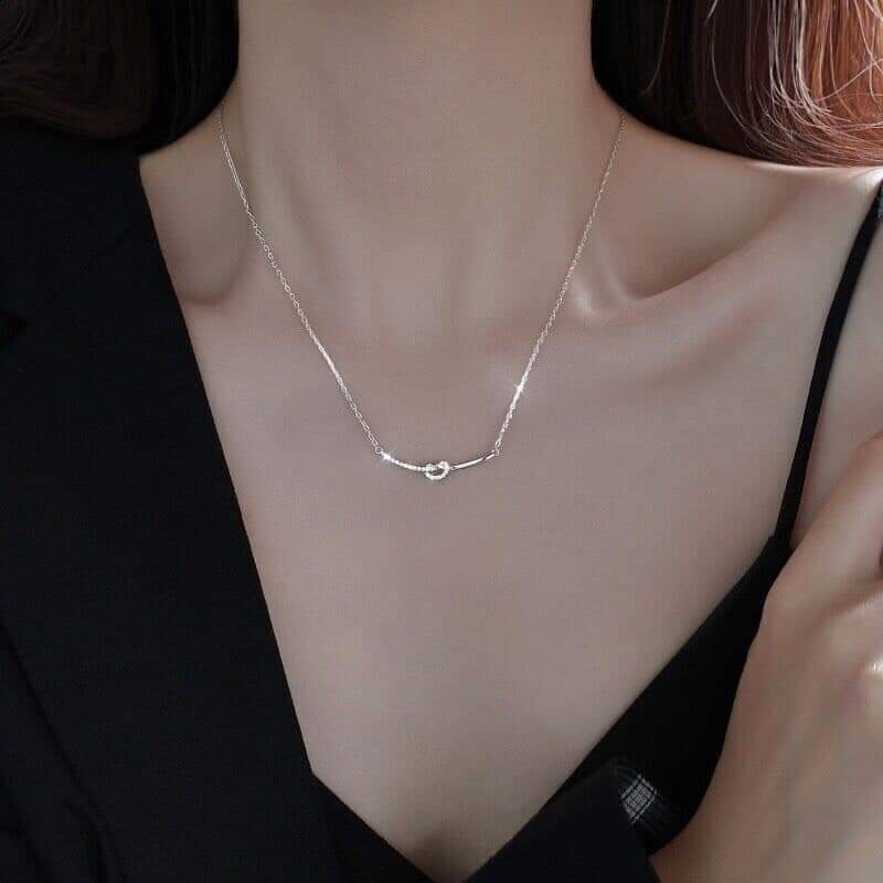 Dây chuyền kiểu nút thắt đính đá