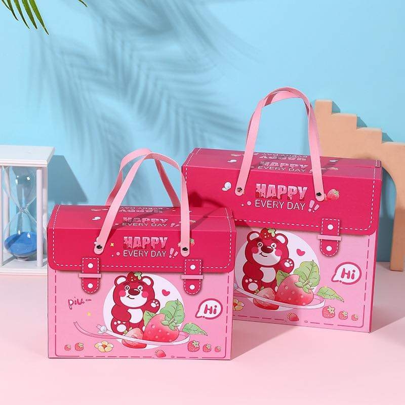 Hộp quà gấu dâu Happy every day (size 26cmx12.5cmx19.5cm)