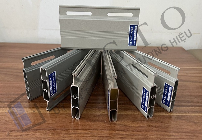 Cửa cuốn khe thoáng E50
