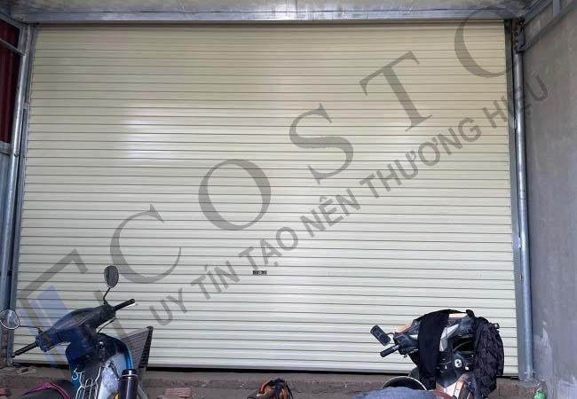 Cửa cuốn tấm liền kéo tay
