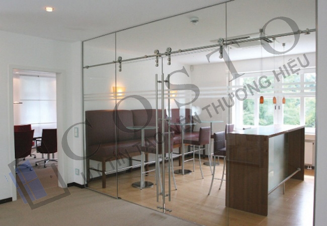 Cửa kính cường lực 2 cánh mở