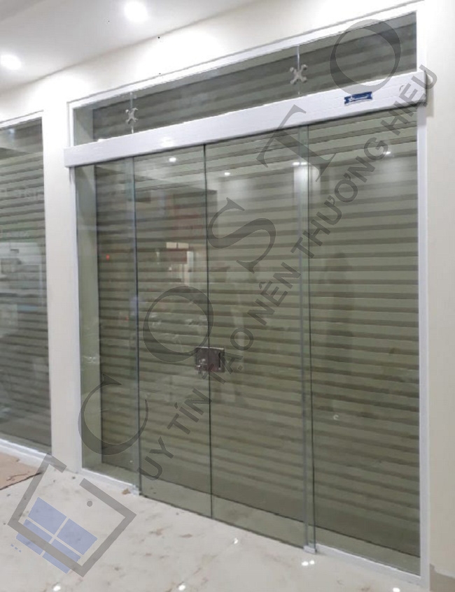 cửa kính cường lực