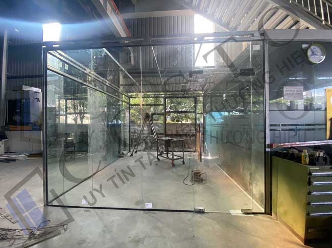 Cửa kính cường lực bao nhiêu tiền 1m2