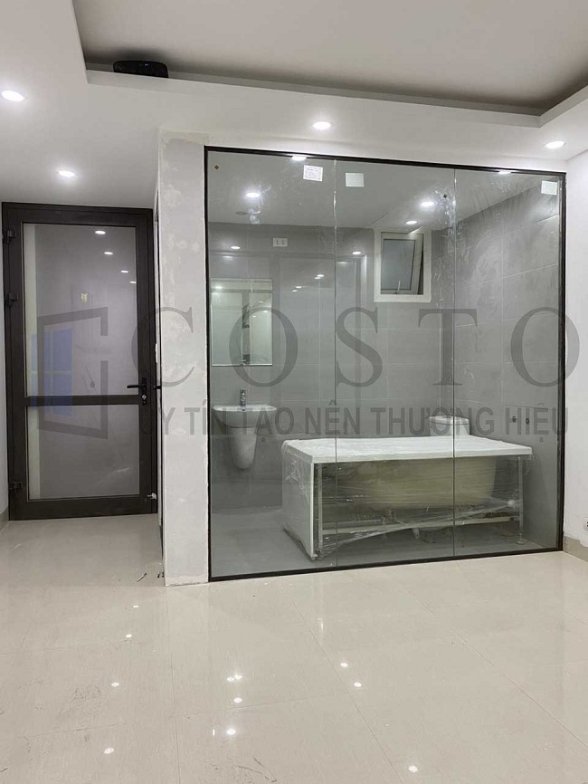 Cửa kính cường lực giá bao nhiêu?