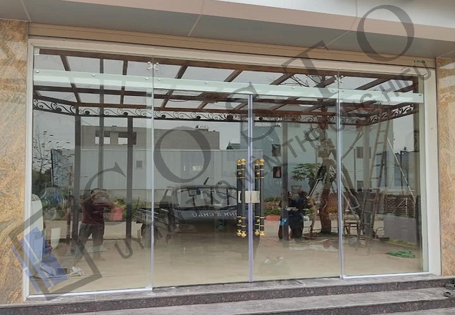 Cửa kính cường lực lùa trượt ngang