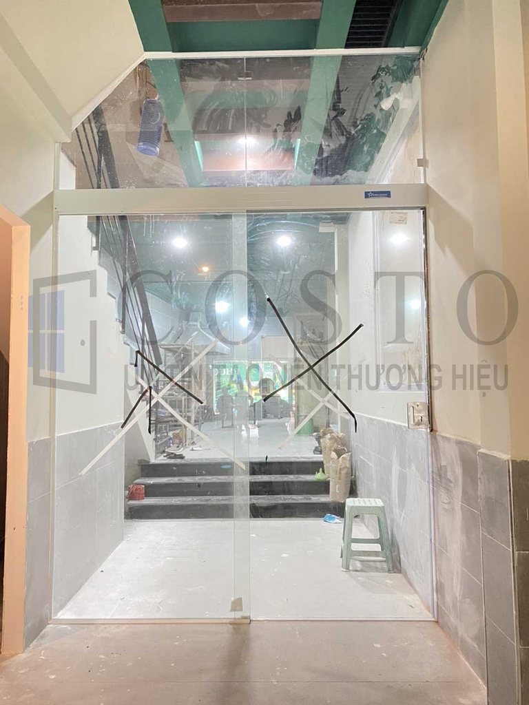cửa kính cường lực lùa