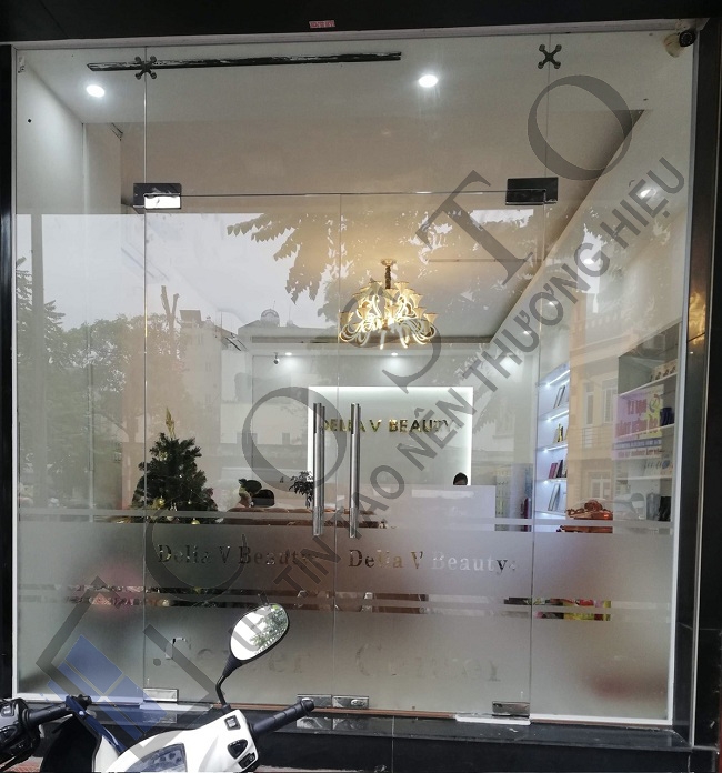 Cửa kính thủy lực Hà Nội