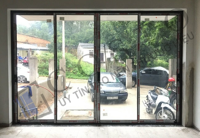 Cửa lùa 4 cánh nhôm Xingfa